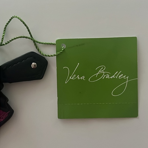 ✨Reduced NWT VERA BRADLEY coin purse or wallet with a keychain attachment - Picture 8 of 9